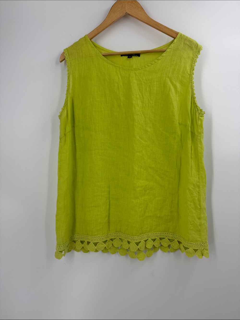 Charlie B linen top spring green embroidery trim made in Italy womens large